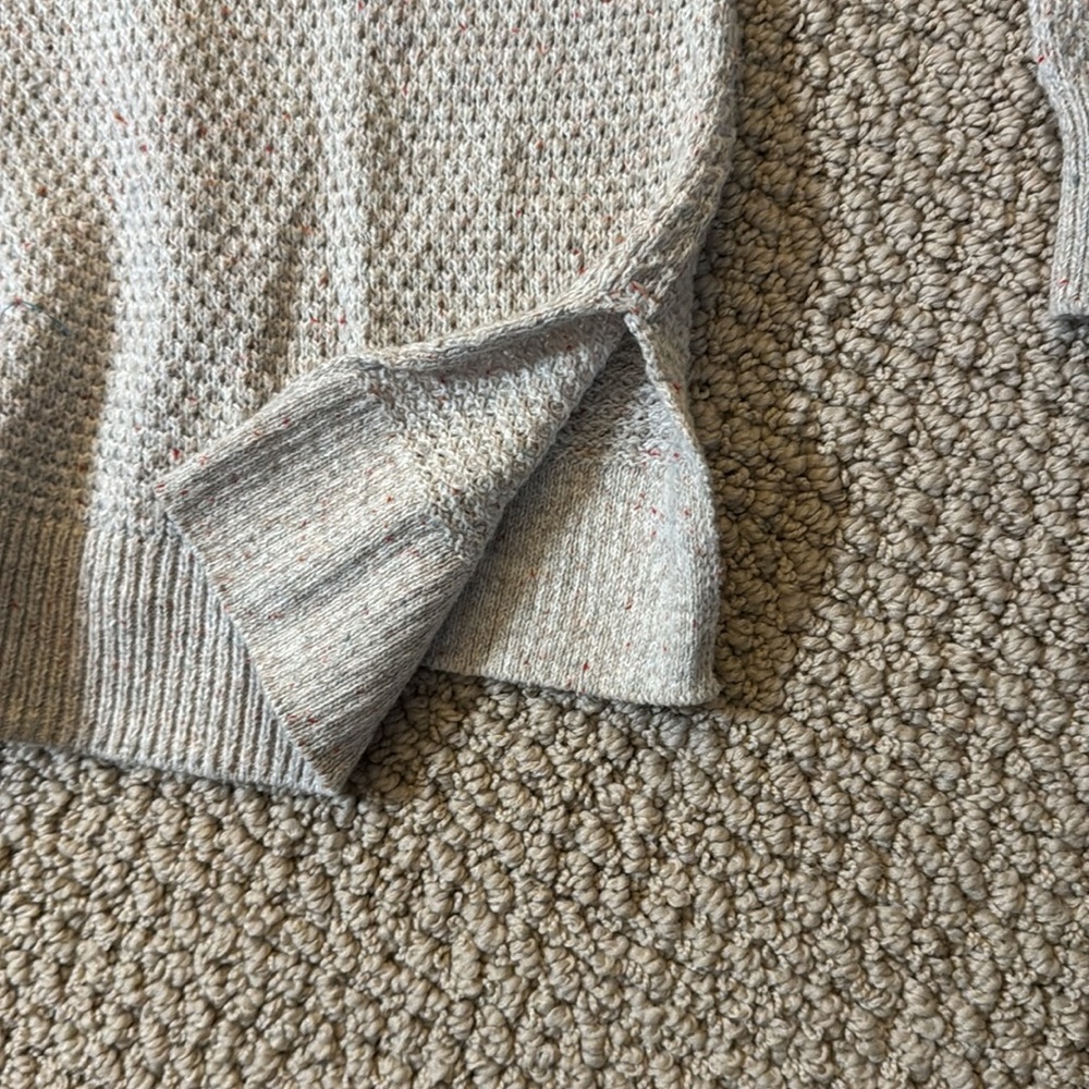 Sweater - Picture 5 of 6